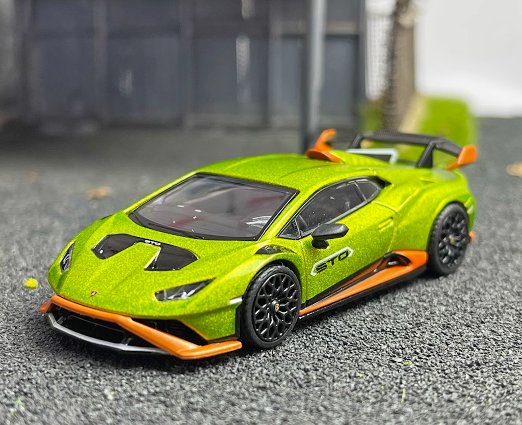 MINIGT 1:64 Green Huracan STO Racing Sports Model Diecast Metal