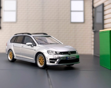 Load image into Gallery viewer, Zoom 1:64 VW Golf 7R VII Wagon Roof Bike Box Sport Model Diecast Metal Car New
