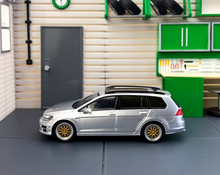 Load image into Gallery viewer, Zoom 1:64 VW Golf 7R VII Wagon Roof Bike Box Sport Model Diecast Metal Car New
