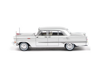 Load image into Gallery viewer, XCARTOYS 1:64 Silver Hongqi CA72 Luxury Sedan Model Diecast Metal Car New
