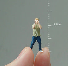 Load image into Gallery viewer, 1:64 Painted Figure Mini Model Miniature Resin Diorama Dancing Girl Shouting Boy New Scene
