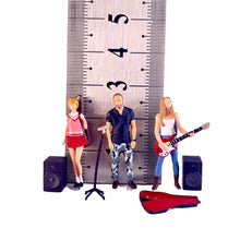 Load image into Gallery viewer, 1:64 Painted Figure Model Miniature Resin Diorama Street Band Guitarist Artists
