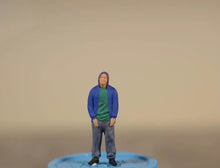 Load image into Gallery viewer, 1:64 Painted Figure Model Miniature Resin Sand Hip Hop Casual Boy Man Street Toy Collection
