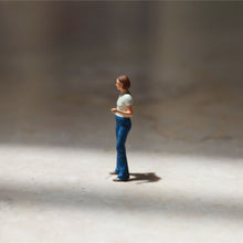 Load image into Gallery viewer, 1:64 Painted Figure Model Miniature Resin Diorama Sand Flared Jeans Lady Woman New
