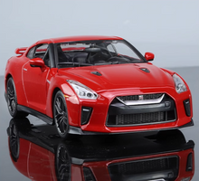 Load image into Gallery viewer, Bburago 1:24 Red JDM 2017 GTR R35 Racing Sports Model Diecast Metal Car New Collection
