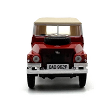 Load image into Gallery viewer, 1:43 1968 Land Rover Light SUV Off Road Classic Model Diecast Metal Car New
