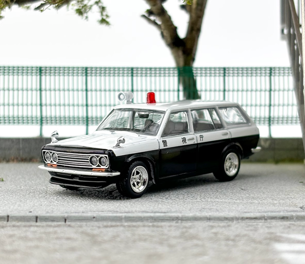 Tarmac 1:64 Datsun Bluebird 510 Wagon Police Sport Model Diecast Metal Car New Collection