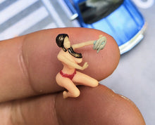 Load image into Gallery viewer, 1:64 Painted Figure Mini Model Miniature Resin Diorama Sexy Car Wash Girl Lady
