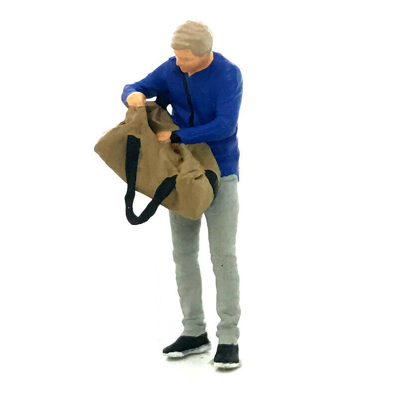 1:64 Painted Figure Mini Model Miniature Resin Diorama Sand Man Flipping Bags