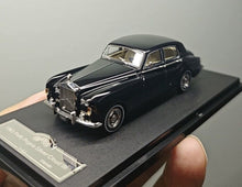 Load image into Gallery viewer, GFCC 1:64 Black 1965 Silver Cloud III Luxury Model Diecast Metal Car New
