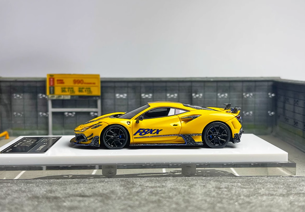 Fuelme 1:64 Yellow Mansory F8XX Racing Sports Model Diecast Resin