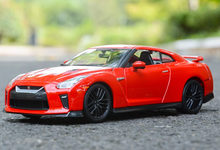 Load image into Gallery viewer, Bburago 1:24 Red JDM 2017 GTR R35 Racing Sports Model Diecast Metal Car New Collection
