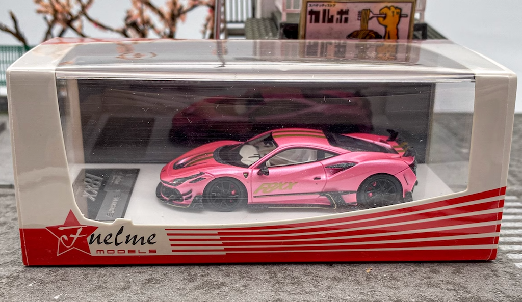 Fuelme 1:64 Pink Mansory F8XX Super Racing Sports Model Diecast