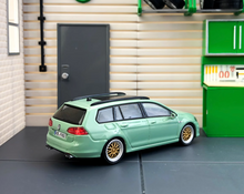 Load image into Gallery viewer, Zoom 1:64 VW Golf 7R VII Wagon Roof Bike Box Sport Model Diecast Metal Car New
