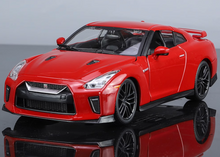 Load image into Gallery viewer, Bburago 1:24 Red JDM 2017 GTR R35 Racing Sports Model Diecast Metal Car New Collection
