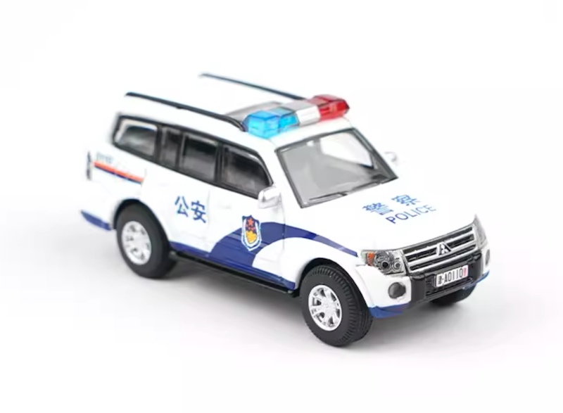 XCARTOYS 1:64 Police JDM Pajero Gen.4 SUV Off Road Model Diecast Metal Car