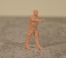 Load image into Gallery viewer, 1:64 Painted Unpainted Figure Model Miniature Resin Diorama Sand Armed Patrol New Scene
