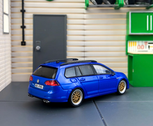 Load image into Gallery viewer, Zoom 1:64 VW Golf 7R VII Wagon Roof Bike Box Sport Model Diecast Metal Car New
