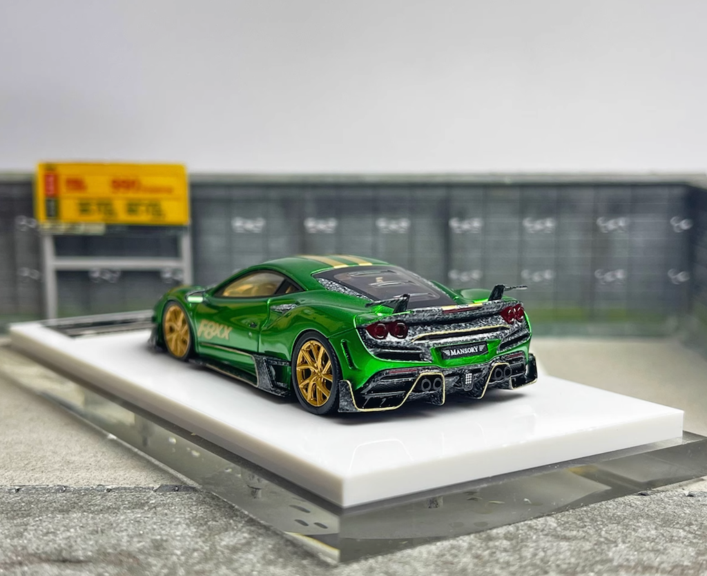 Fuelme 1:64 Green Mansory F8XX Racing Sports Model Diecast Resin