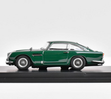 Load image into Gallery viewer, TPC 1:64 Green 1964 DB5 Classic Vintage Sports Model Diecast Metal Car New
