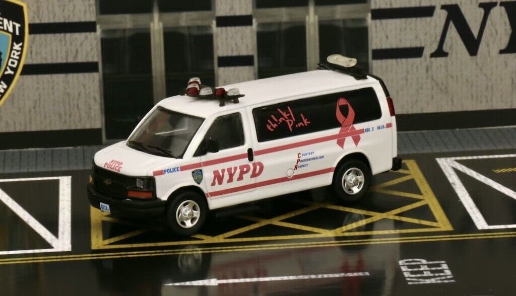 1:64 596Model Pink Express 3500 NYPD Police Van Model Diecast Metal Car New Collection